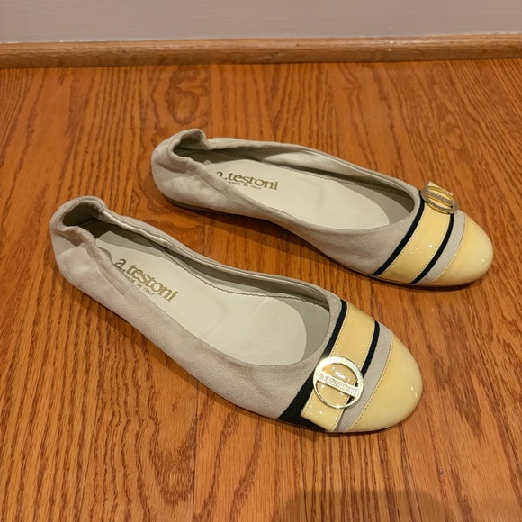 A. Testoni Cream and Yellow Flats Sz 37 / 6.5 - Picture 1 of 10